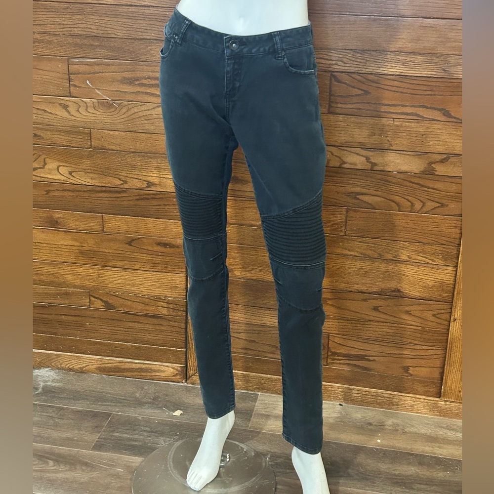 Le chateau. Denim. Size 28. Black Biker Style Jeans
